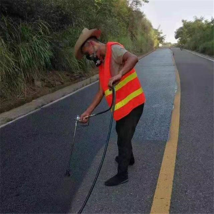 哈尔滨 彩色防滑路面的底涂是保障路面附着力